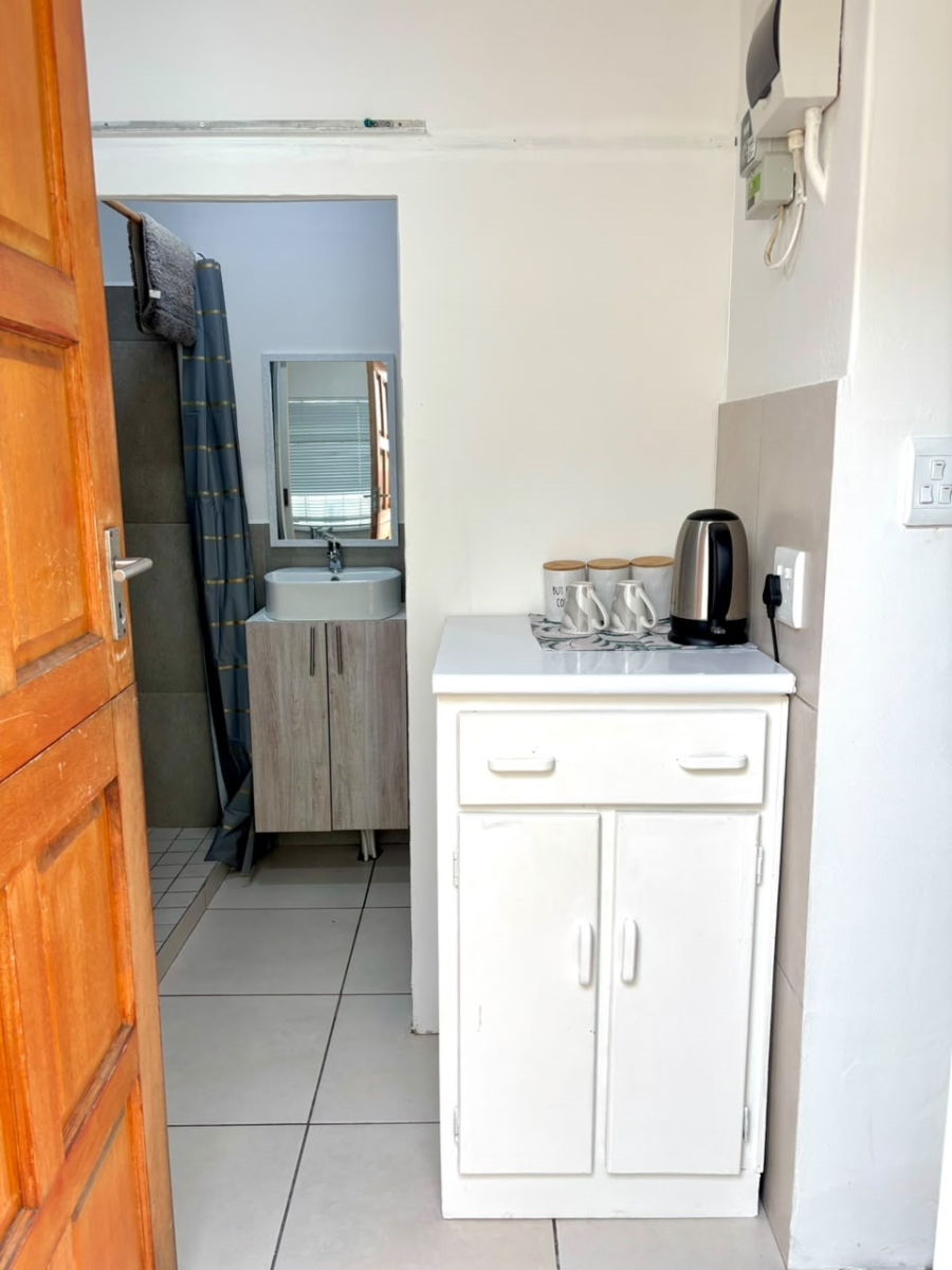 6 Bedroom Property for Sale in Vasco Estate Western Cape